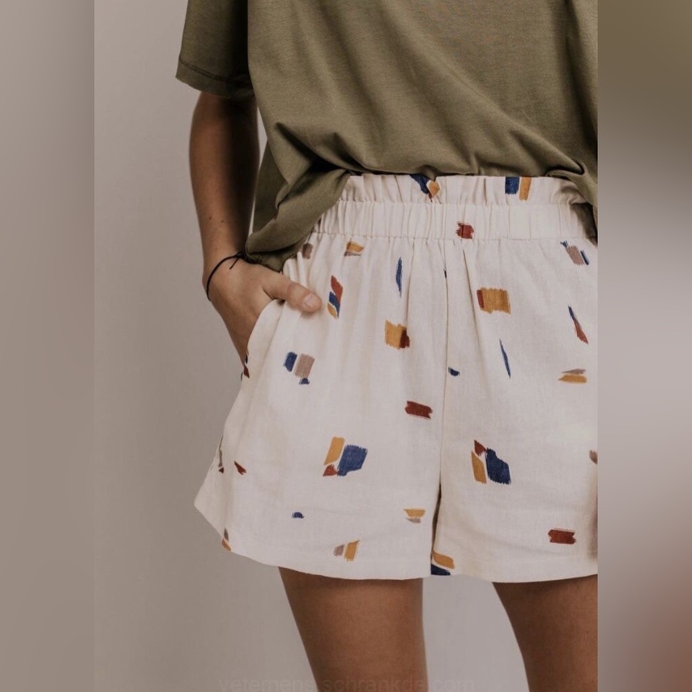 Linen Shorts with Abstract Pattern